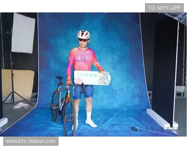 格蘭芬多芒市站选手穿傣寨田园,村民节日盛装加油助威 格蘭芬多芒市站选手穿傣寨田园,村民节日盛装加油助威