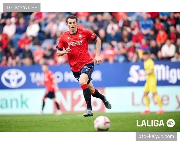 比赛第70分钟实时：奥萨苏纳1-0赫塔菲，布迪米尔头球破门